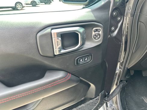 Used 2023 Jeep Wrangler Unlimited Rubicon w/ LED Lighting Group AWD/4WD image 19