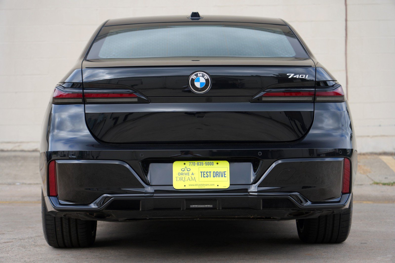 Used 2023 BMW 740i RWD image 11