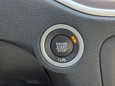 Used 2022 Dodge Charger SXT image 17