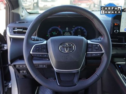 Used 2025 Toyota Sienna XSE w/ XSE Premium Package image 30