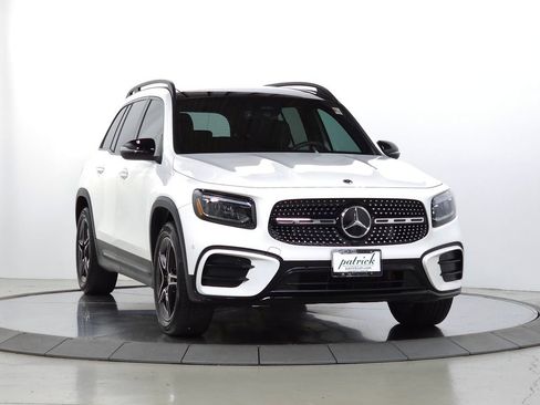 Used 2024 Mercedes-Benz GLB 250 4MATIC image 1
