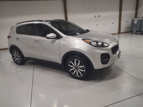 Used 2018 Kia Sportage EX w/ EX Premium Package AWD/4WD image 2