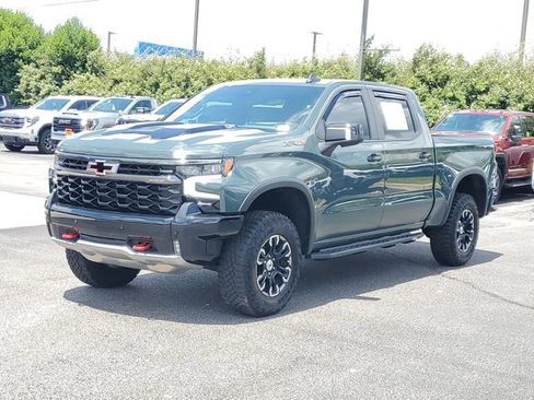 Used 2025 Chevrolet Silverado 1500 ZR2 w/ Technology Package AWD/4WD image 2