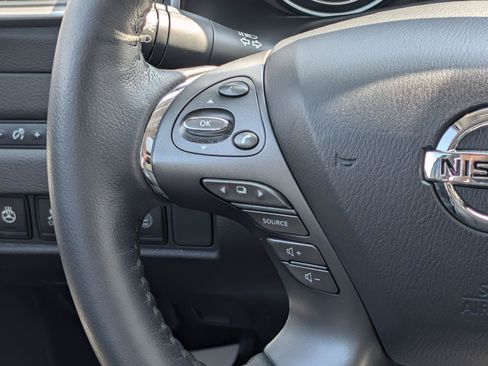 Used 2020 Nissan Murano SL w/ Moonroof Package AWD/4WD image 12