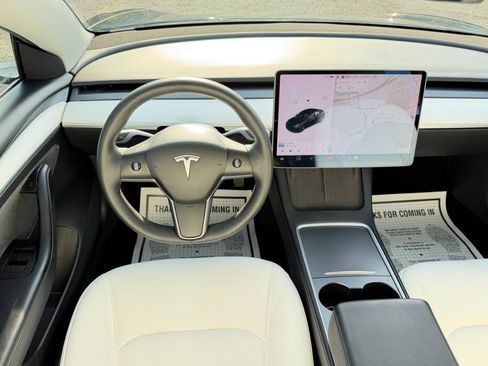 Used 2022 Tesla Model 3 Long Range AWD/4WD image 23