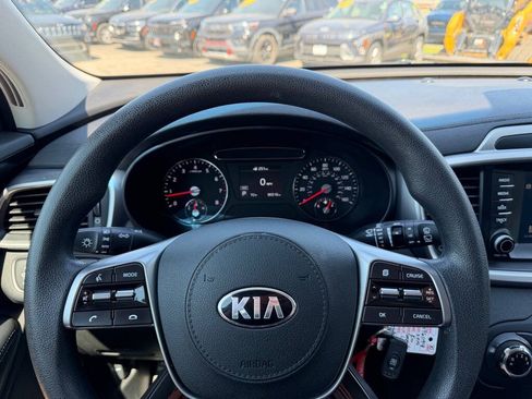 Used 2019 Kia Sorento AWD image 18