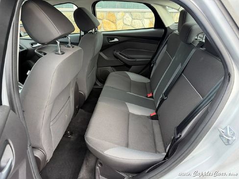 Used 2014 Ford Focus SE FWD image 6