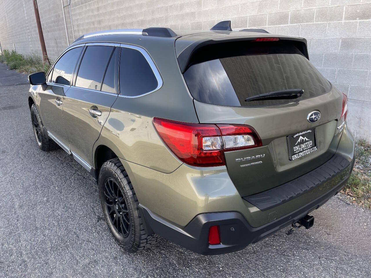 Used 2019 Subaru Outback 3.6R Touring w/ Popular Package #3A AWD/4WD image 7