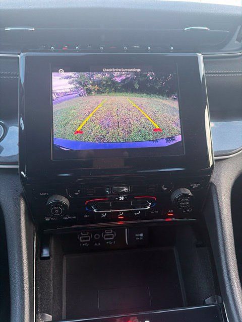 Used 2021 Jeep Grand Cherokee L Laredo AWD/4WD image 9