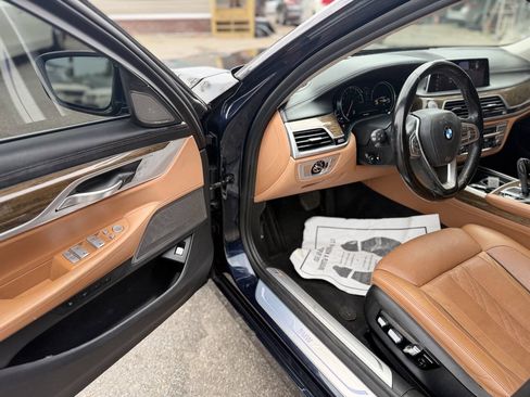 Used 2019 BMW 740i xDrive w/ Executive Package AWD/4WD image 9
