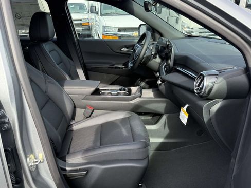 New 2026 Chevrolet Equinox LT w/ Convenience Package II image 25