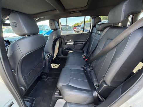 Used 2025 Mercedes-Benz GLB 250 image 27