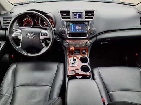 Used 2013 Toyota Highlander Limited FWD image 4