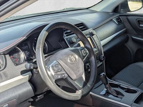 Used 2015 Toyota Camry SE image 10