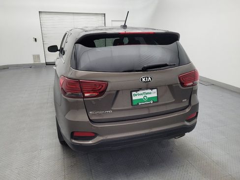 Used 2019 Kia Sorento FWD image 6