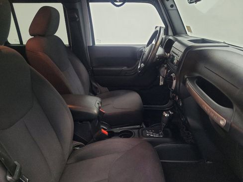 Used 2015 Jeep Wrangler Unlimited Sport w/ Quick Order Package 24S AWD/4WD image 21