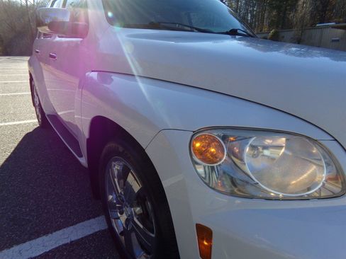 Used 2010 Chevrolet HHR LT w/ LT Preferred Equipment Group image 6