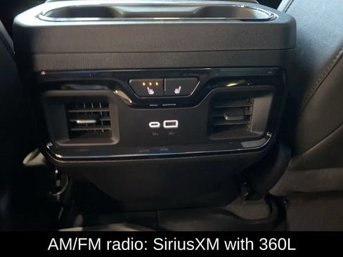 Used 2024 GMC Sierra 1500 AT4 w/ Technology Package AWD/4WD image 12