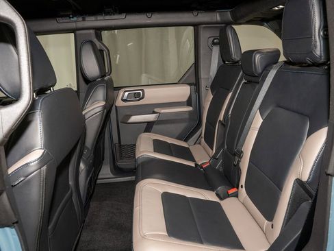 Used 2022 Ford Bronco Wildtrak image 8