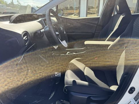 Used 2018 Toyota Prius Two w/ Prius Two Safety Plus Package FWD image 10