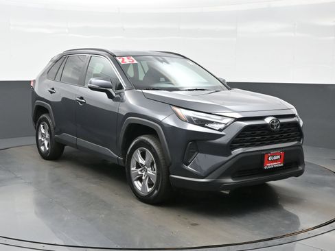 Used 2025 Toyota RAV4 XLE AWD/4WD image 8