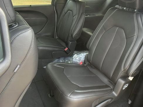 New 2026 Chrysler Voyager LX image 20