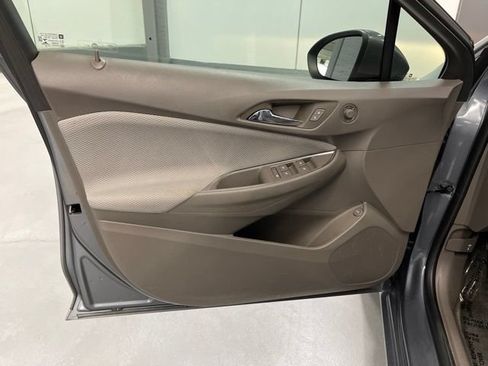 Used 2018 Chevrolet Cruze LT FWD image 30
