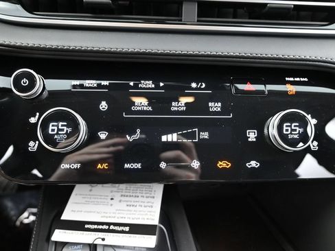 Used 2025 INFINITI QX60 Luxe w/ Vision Package AWD/4WD image 19