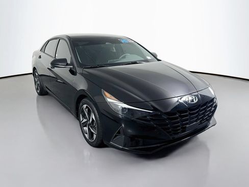 Certified 2023 Hyundai Elantra SEL w/ Convenience Package FWD image 3