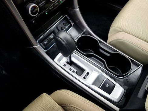 Used 2022 Subaru Ascent Premium w/ Convenience Package AWD/4WD image 16