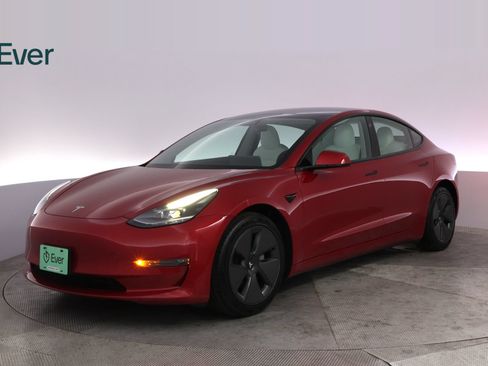 Used 2021 Tesla Model 3 Standard Range Plus RWD image 2