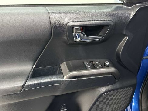 Certified 2018 Toyota Tacoma TRD Off-Road w/ Technology Package image 15