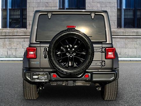 Used 2021 Jeep Wrangler Unlimited Sahara w/ Cold Weather Group image 4