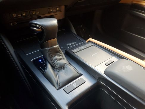 Certified 2022 Lexus ES 350 w/ Premium Package image 30