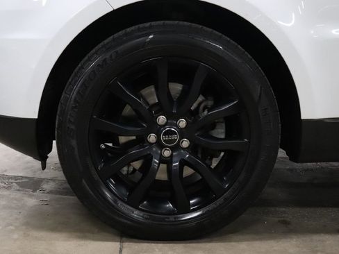 Used 2015 Land Rover Range Rover Sport SE image 38