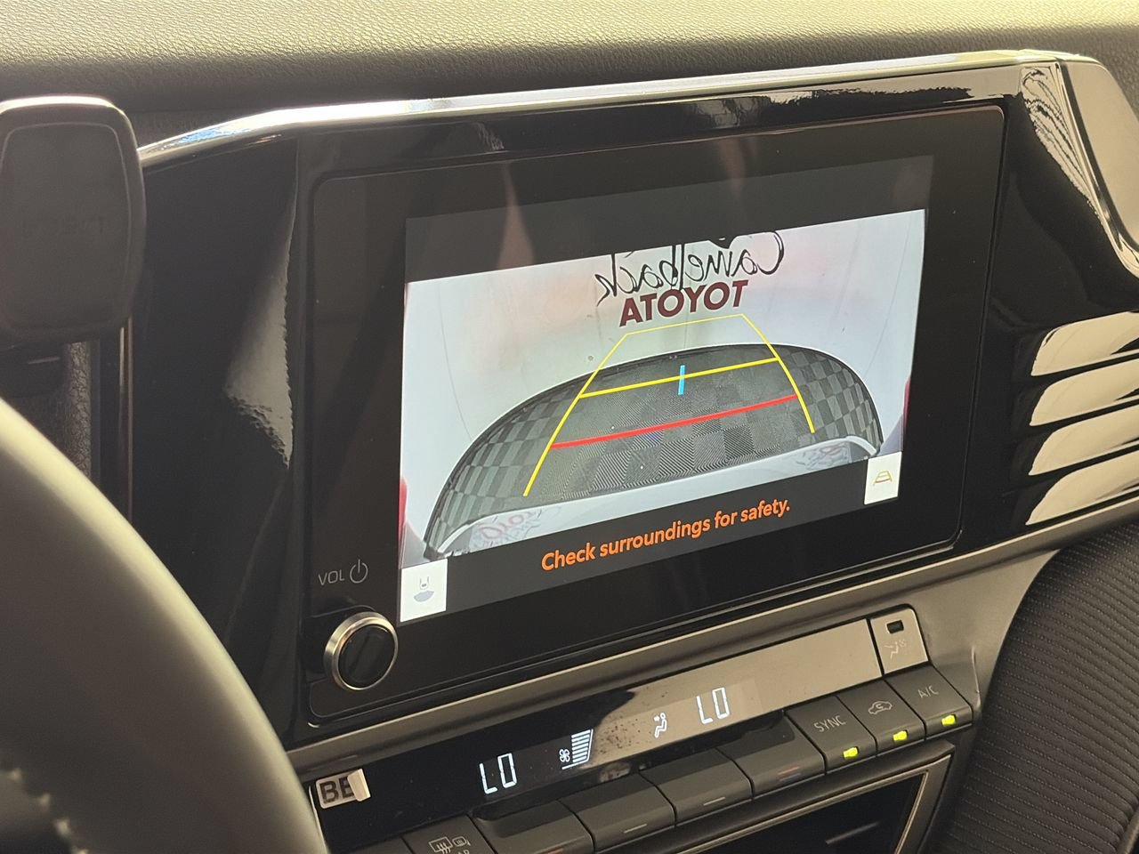 Used 2025 Toyota Camry SE FWD image 17