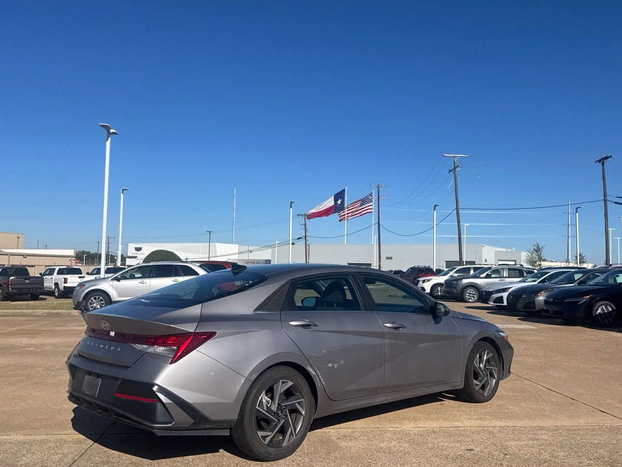 Used 2025 Hyundai Elantra SEL FWD image 30
