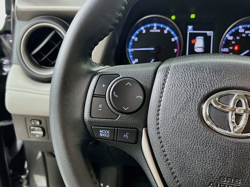 Used 2018 Toyota RAV4 XLE FWD image 19