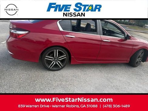 Used 2017 Honda Accord Sport image 7
