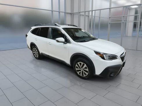 Used 2020 Subaru Outback Premium AWD/4WD image 2