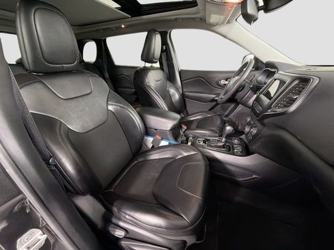 Used 2021 Jeep Cherokee Latitude Plus w/ Sun & Sound Group image 27