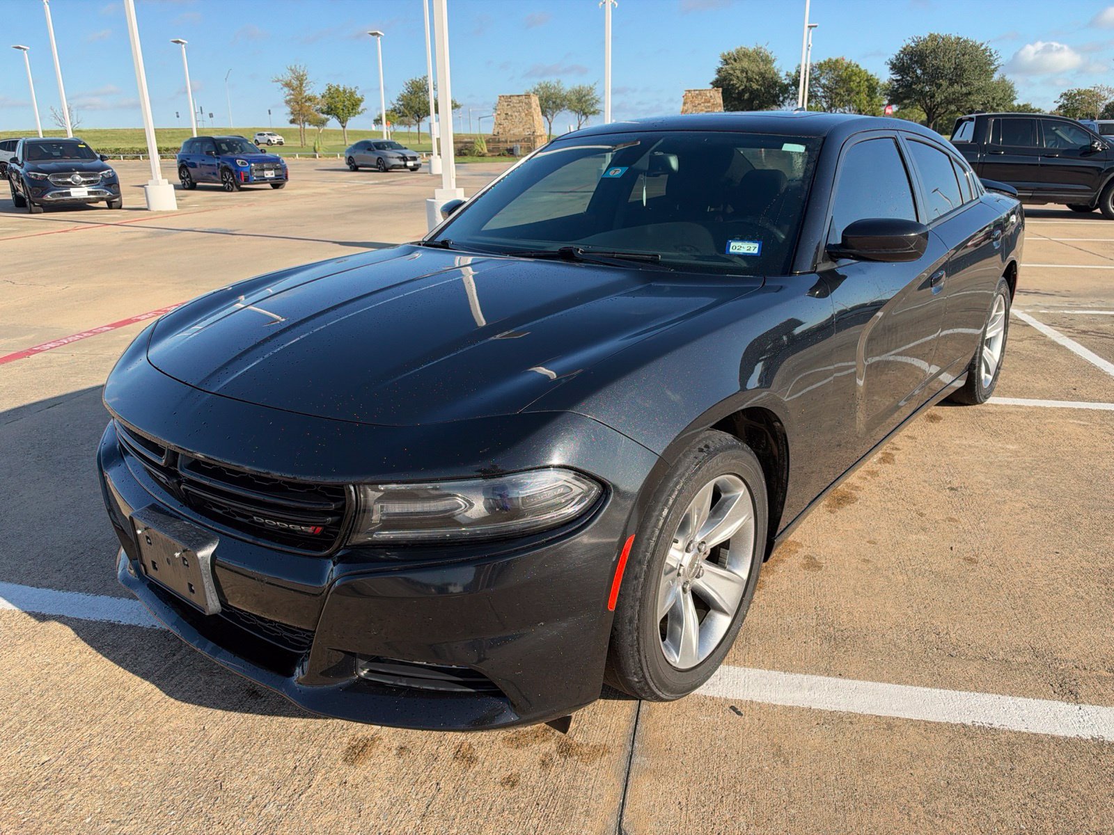Used 2015 Dodge Charger SXT RWD image 3