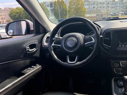 Used 2018 Jeep Compass Latitude w/ Popular Equipment Group AWD/4WD image 27