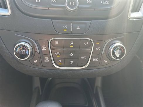 Used 2024 Chevrolet Malibu LT image 17