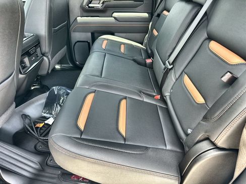 New 2026 GMC Sierra 2500 AT4 w/ AT4 Premium Plus Package AWD/4WD image 16