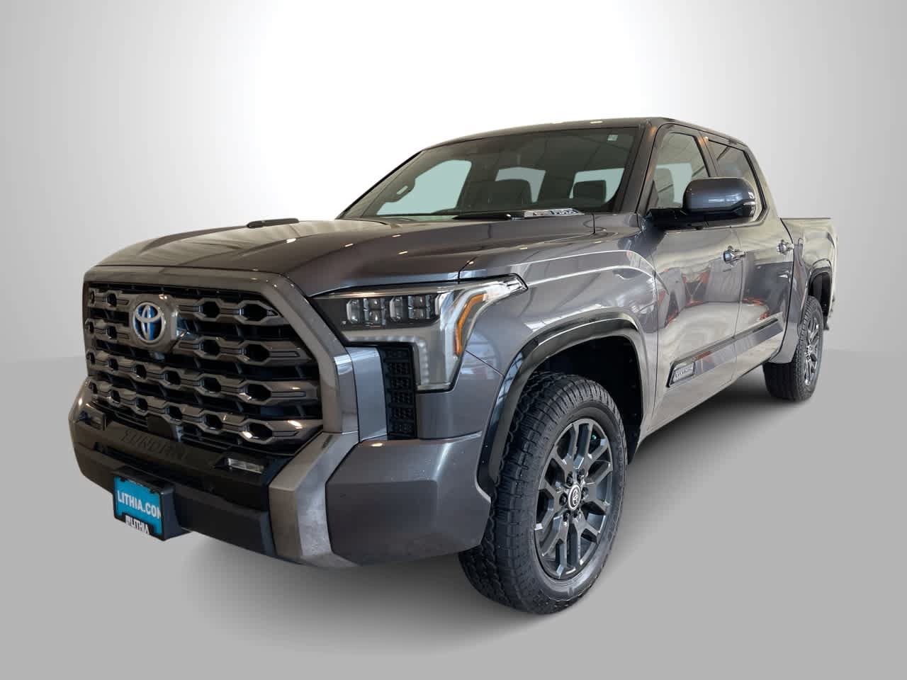Used 2024 Toyota Tundra Platinum AWD/4WD image 1