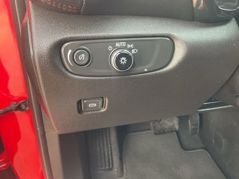 Used 2022 Chevrolet Blazer RS w/ Enhanced Convenience Package image 9