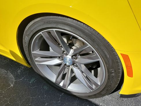 Used 2016 Chevrolet Camaro LT image 8