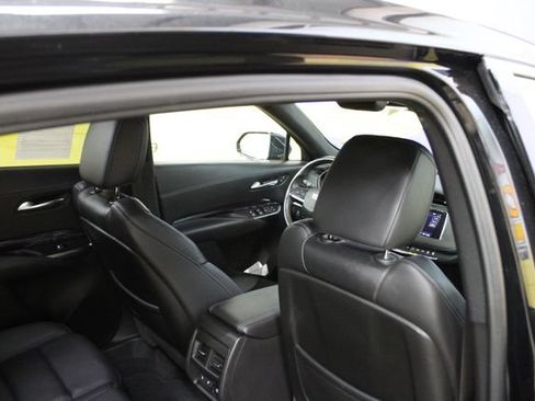 Used 2022 Cadillac XT4 Luxury w/ Driver Awareness Package AWD/4WD image 10