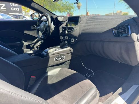 Used 2019 Aston Martin V8 Vantage Coupe RWD image 29